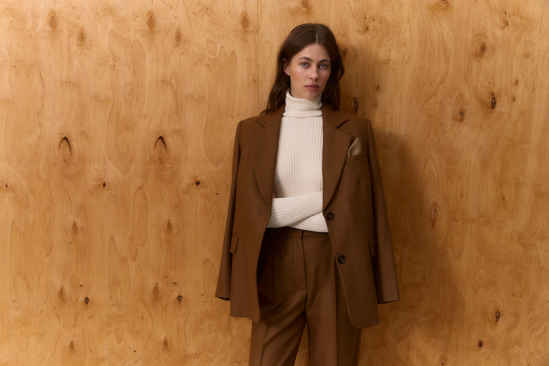 Camel suit in Wool and Cashmere