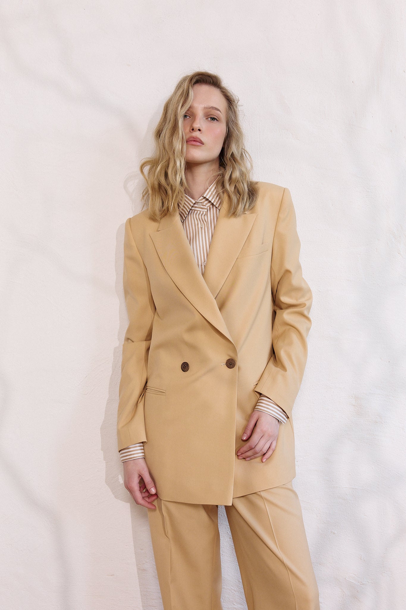 Caramel suit in light Wool