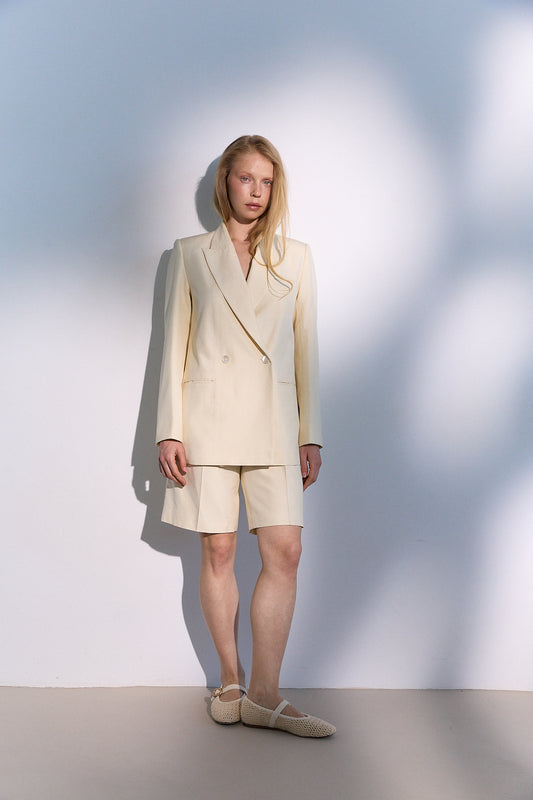 A refined two-piece suit in Silk